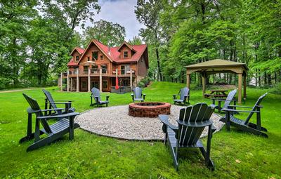 Classy Home w/ Hot Tub: 2 Mi to Lake Access!