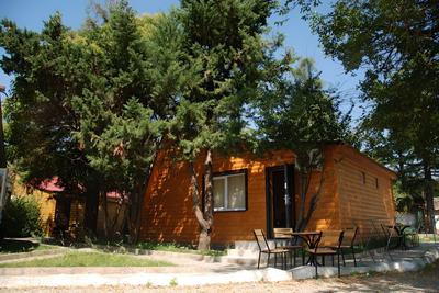Peak Season Hotel