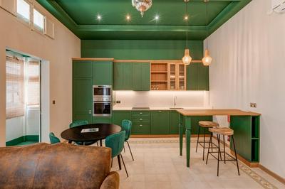 Spacious Apartment With Patio and Workspace