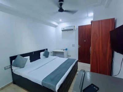 Fabhotel Ditvi Residency