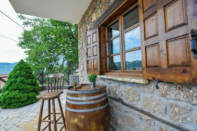 Petrino Lodge