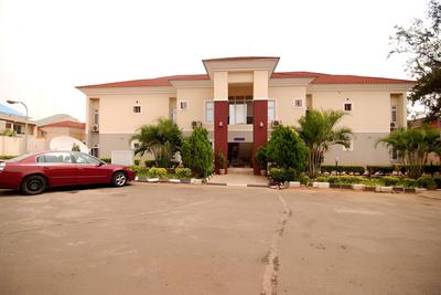 Pine Crest Exclusive Hotel & suite