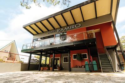 RedDoorz Premium @ Outlook Drive