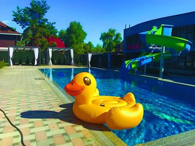 SKY RIVER Club Complex