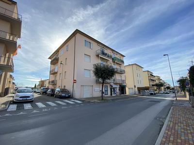 Two-room Apartment Sleeps 5 IN THE NEW Town Area-rif Lopa2