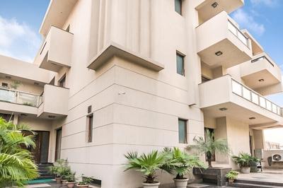 Hotel Amazone Residency - Dlf Phase 3