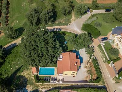 Adorable Holiday Home With Private Swimming Pool & Terrace