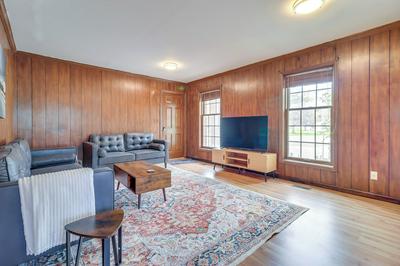 7 Mi to Downtown: Cozy West Toledo Apt w/ Yard
