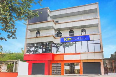 Fabhotel Avante Palace