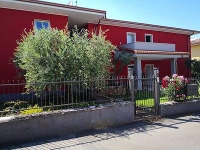 Holiday Apartment near Lake, Shared Swimming Pool