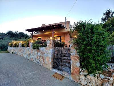 Thymes traditional house