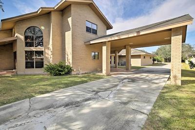 Pool & Game Room: Waterfront Harlingen Home