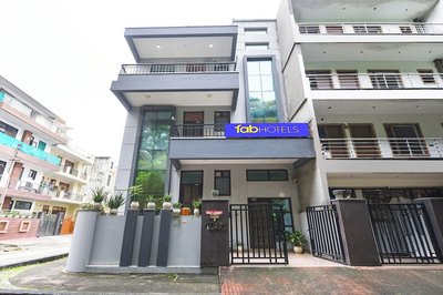 Fabhotel Golf Luxury