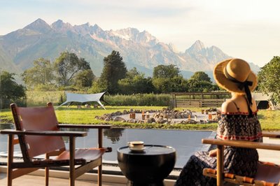 Floating Life Boundless Wild Resort