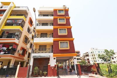 OYO 24553 Paradise Inn Newtown