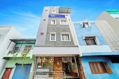 Fabhotel Mahak Palace