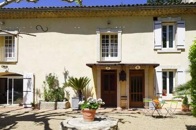 Cozy Noves Home With Pool Access
