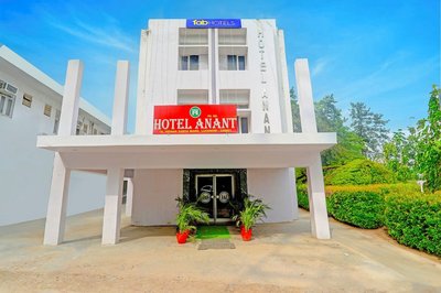 Fabhotel Anant