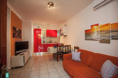Charming 2-room Apartment in a Peaceful Residential Area