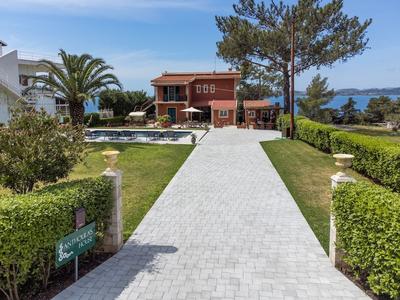 Anthoula's House