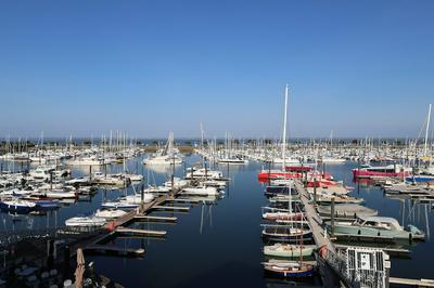 LES SUITES DU PORT by Le Saint Ferdinand