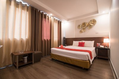 RedDoorz near Giap Bat