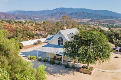 Wine Country Retreat Gorgeous Views, Minutes to Wineries
