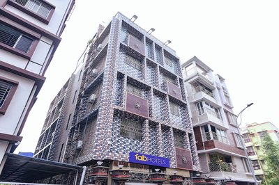 Fabhotel Rahi Crown