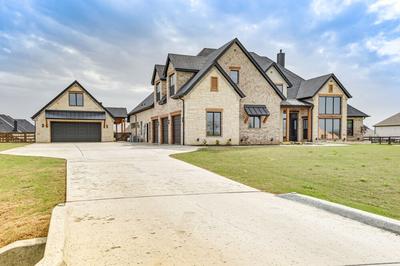 Northlake Vacation Rental w/ Pool & Hot Tub Access