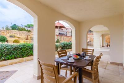 Villa Pool Apart 2 in Mellieha Bay