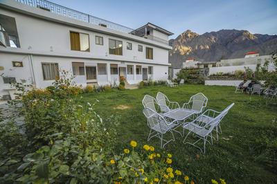 Roomph Premium Al Noor Airport Road