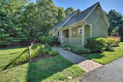 Charming Saco Home w/ Deck, 5 Mi to Beach!
