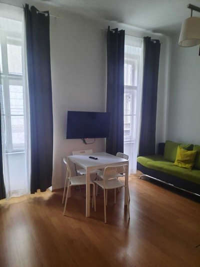 Charming 2BR Apt Prime City Spot