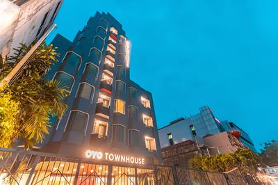 Super OYO Townhouse 2 Hotel Gunung Sahari