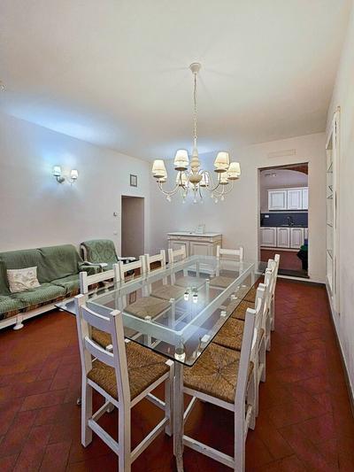 Spacious Apartment in the Historic Center for Groups