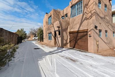Art Haven - Stylish Southwestern Comfort, Walk to The Plaza
