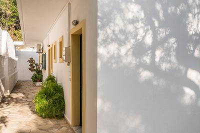 Four-Bedroom Villa Eleni by Konnect, with Private Pool & Stunning Seaview