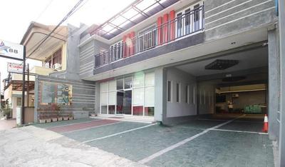 RedDoorz Plus @ Hotel Star 88