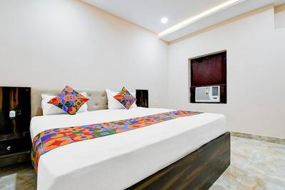 Fabhotel Padmakar Kashi