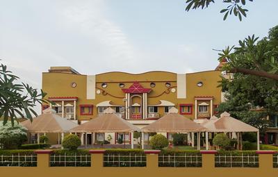 OYO 24547 Hotel Vishwas Bar and Club Resort