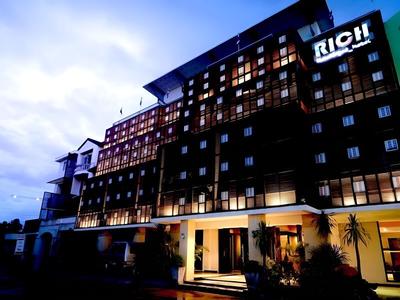 Rich Boutique Hotel