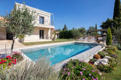 Mateo Stone Villa in Kato Korakiana