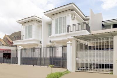 Hotel O Panakkukang Near Mall Panakkukang Formerly Golden White House