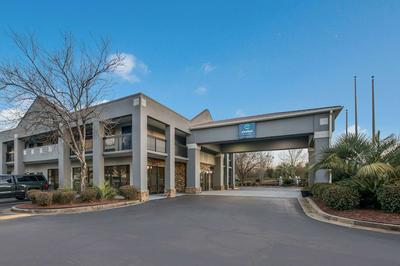Clarion Pointe Forsyth I-75