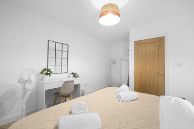 Eastons 1 Bedroom Apt. with Sofa Bed