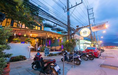 Barefoot Hotel Kalim Beach Front