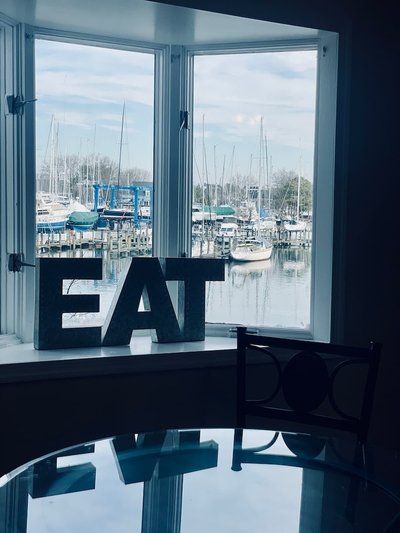 Waterfront Views With King Bed in Solomons Island