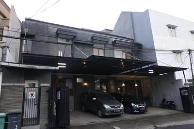 RedDoorz Plus near RS Harapan Kita