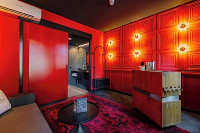 Supper boutique suites