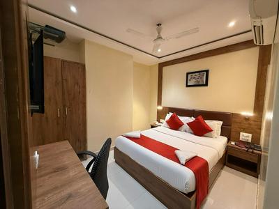 Palm Breeze Hotel - Colaba